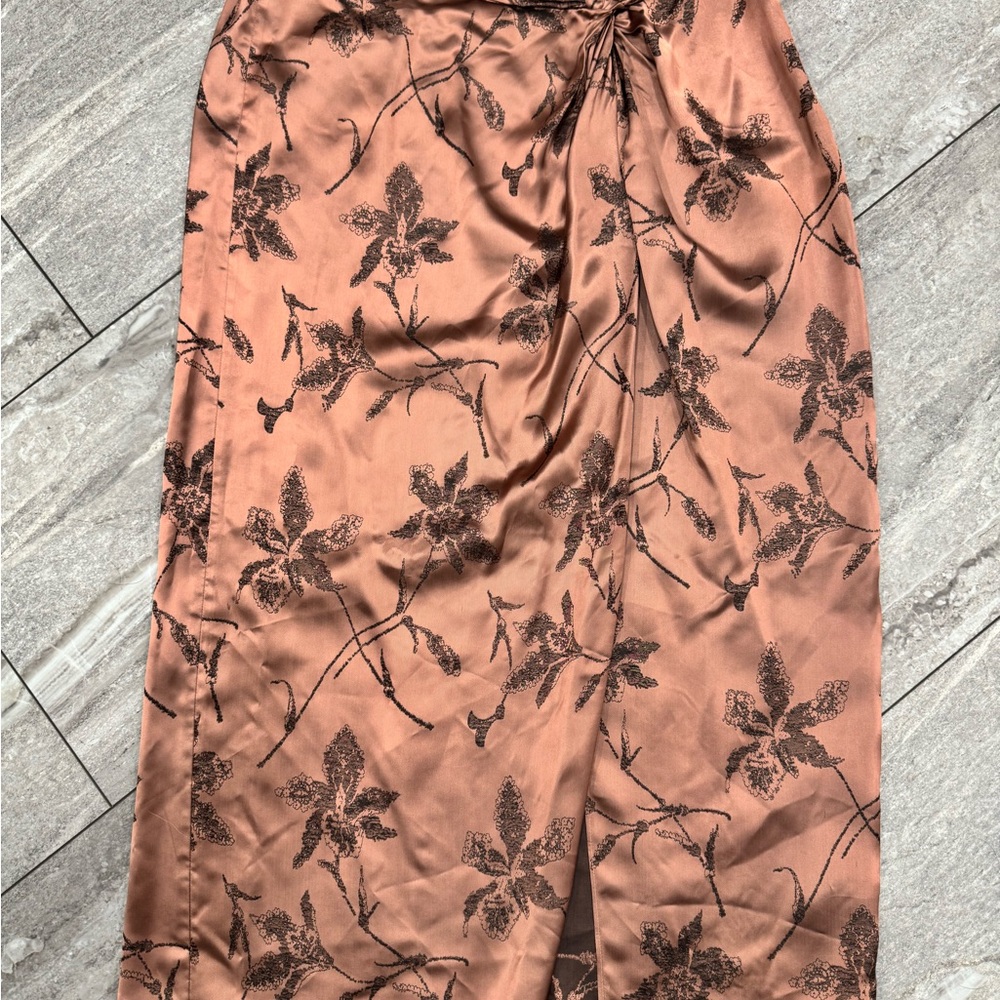 Vince. NWT iris skirt